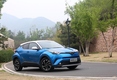 Компактный кроссовер Toyota IZOA