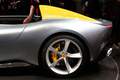 Ferrari показала уникальные суперкары Monza SP1 и SP2 на Парижском автошоу