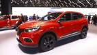 В интерьере Kadjar полностью переработали центральную консоль, добавив новую и более элегантную мультимедийную систему. Были изменены элементы управления системой кондиционирования воздуха, а сиденья, дверные ручки, карты и обивка выполнены из более качественных материалов