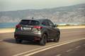 Кроме того, HR-V 2019 продолжит продавать модель с атмосферными моторами — 1,5-литровым бензиновым на 128 лошадок, а также с 1,6-литровым турбодизелем на 118 л.с. Оба работает с 6-ступенчатой механикой, а в качестве опции на бензиновом агрегате можно выбрать вариатор